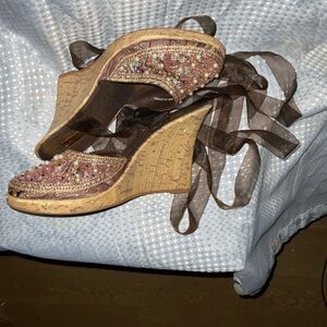 Rouge! Beaded Wedges with Brown Accents